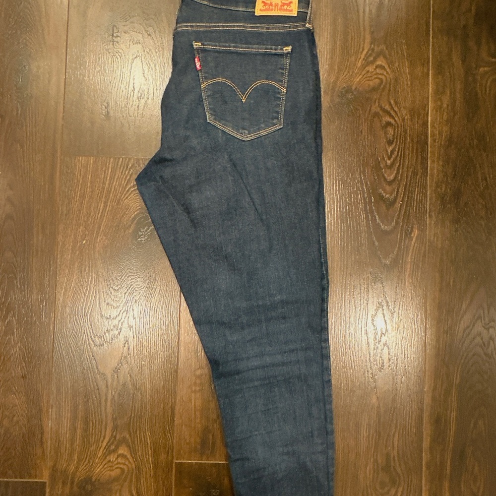 31 Levi - 710 Super Skinny Women’s